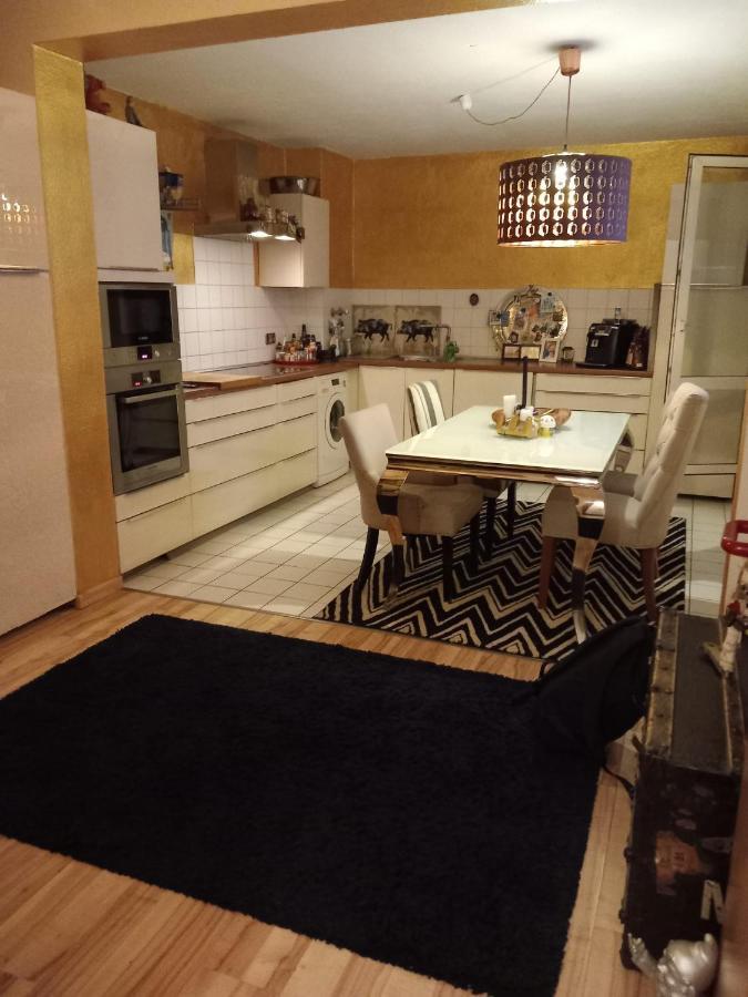 Tolle Private 2-zimmer Im Szene Berlin-friedrichshain Berlín