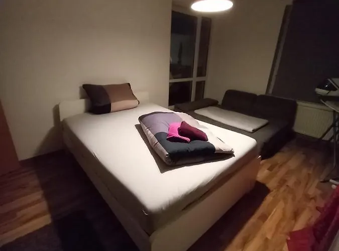 Tolle Private 2-Zimmer Wohnung Im Szene Bezirk Berlin-Friedrichshain